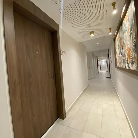 Avec Terrasse Et Parking - V0841 Apartment *