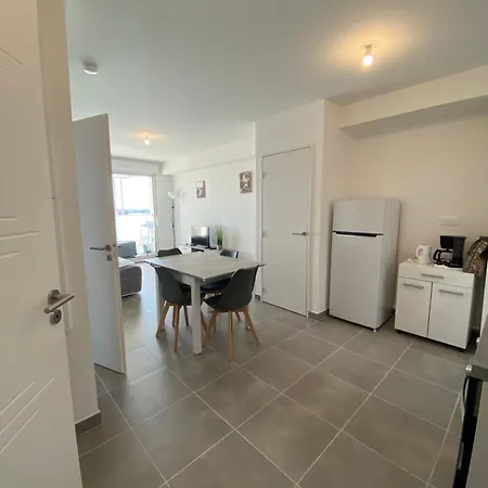 Apartment Avec Terrasse Et Parking - V0841 Vias